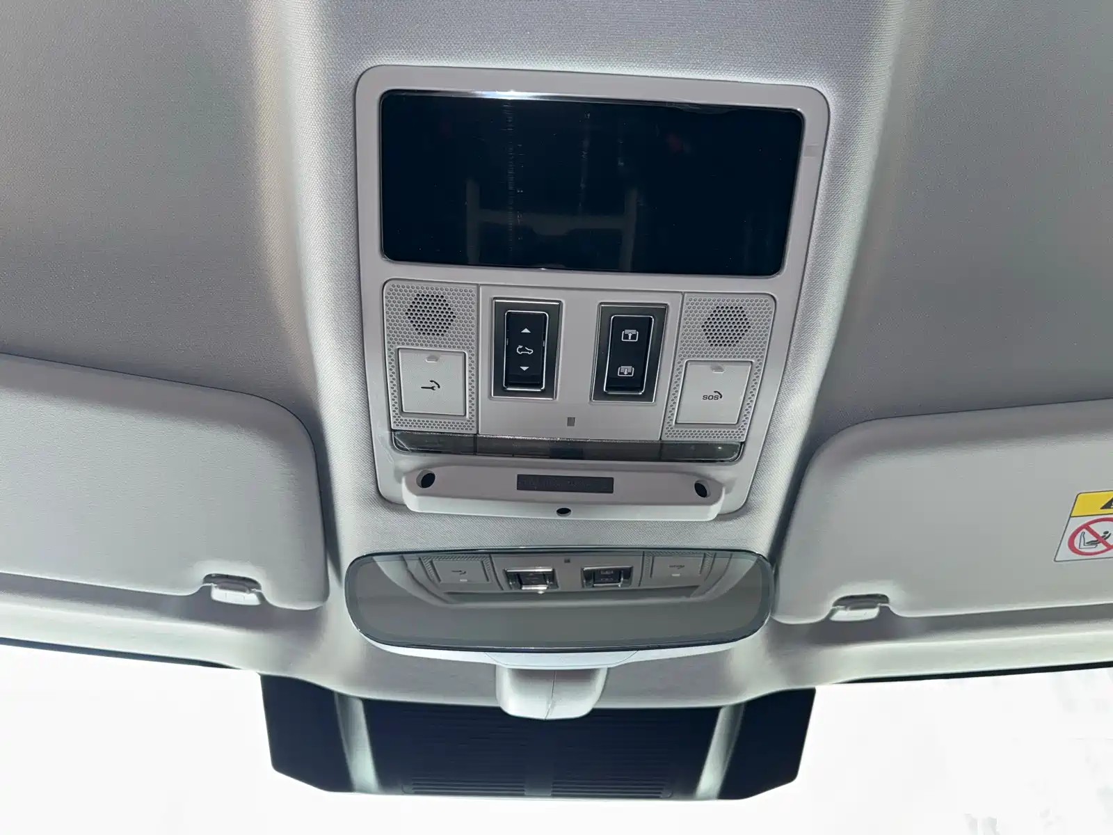Photo 18 - Land Rover Defender