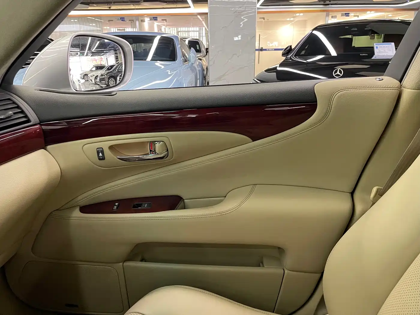 Lexus LS 2006 460L фото 22