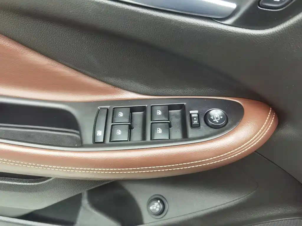 Фото 9 - Buick Envision Plus