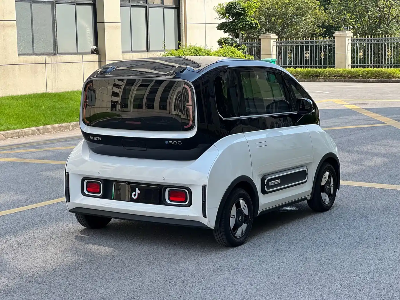 Baojun E300 2021 2020 Stellar Smart Travel Edition