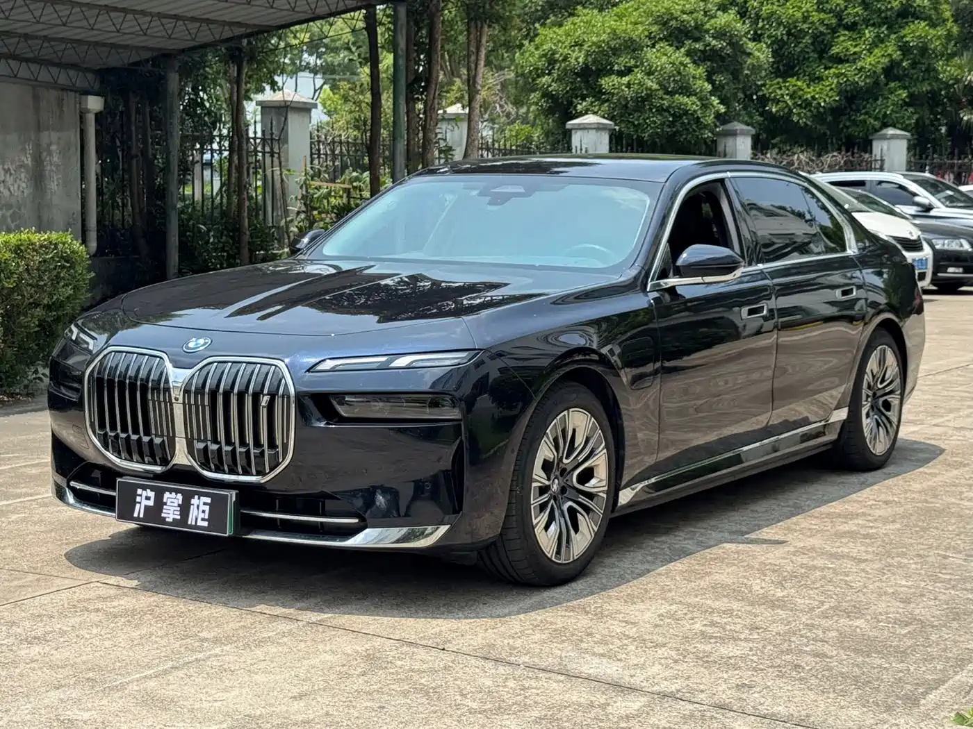BMW i7 2023 eDrive50L Leading Luxury Package