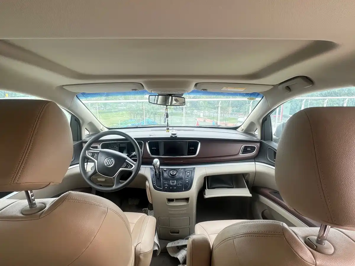 Buick GL8 2018 28T Comfort China VI фото 6
