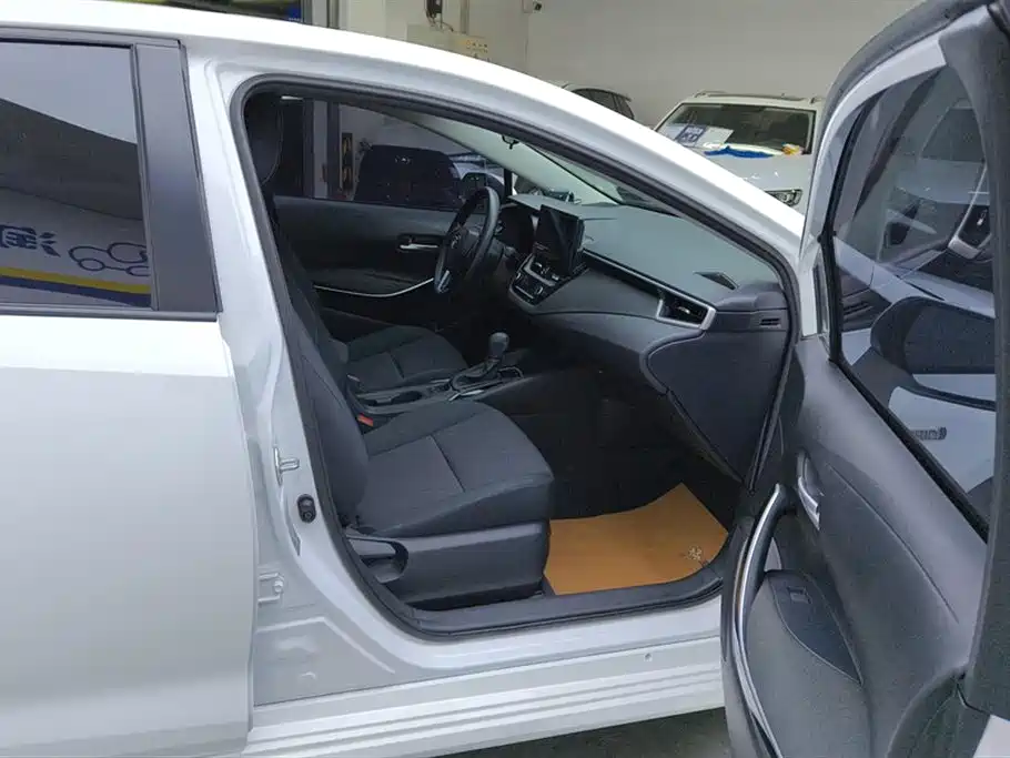Toyota Corolla 2023 1.8L Smart Hybrid Dual Engine Elite Edition фото 8