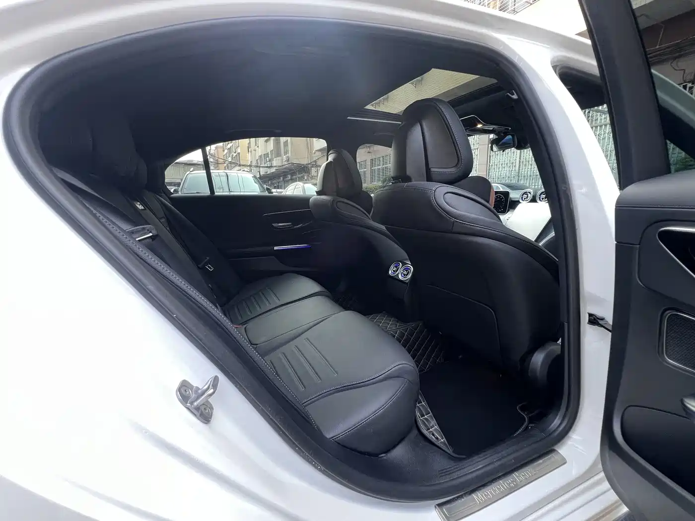 Mercedes-Benz C-Class 2025 C 200 L Sport Edition фото 9