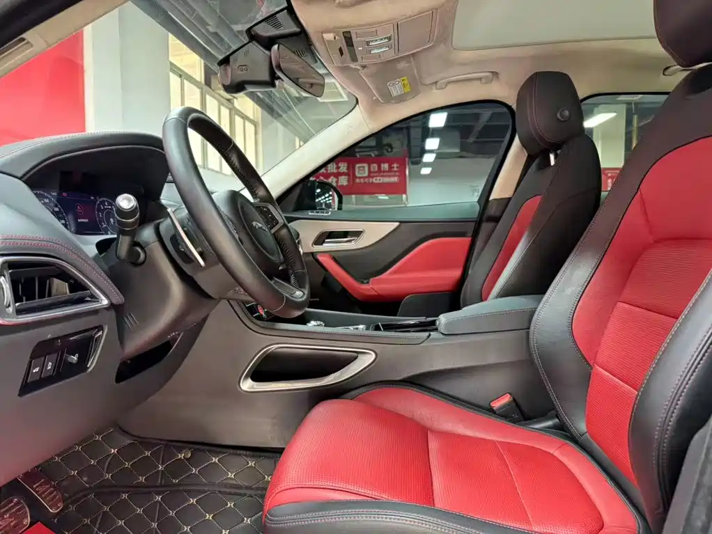 Photo 7 - Jaguar F-PACE