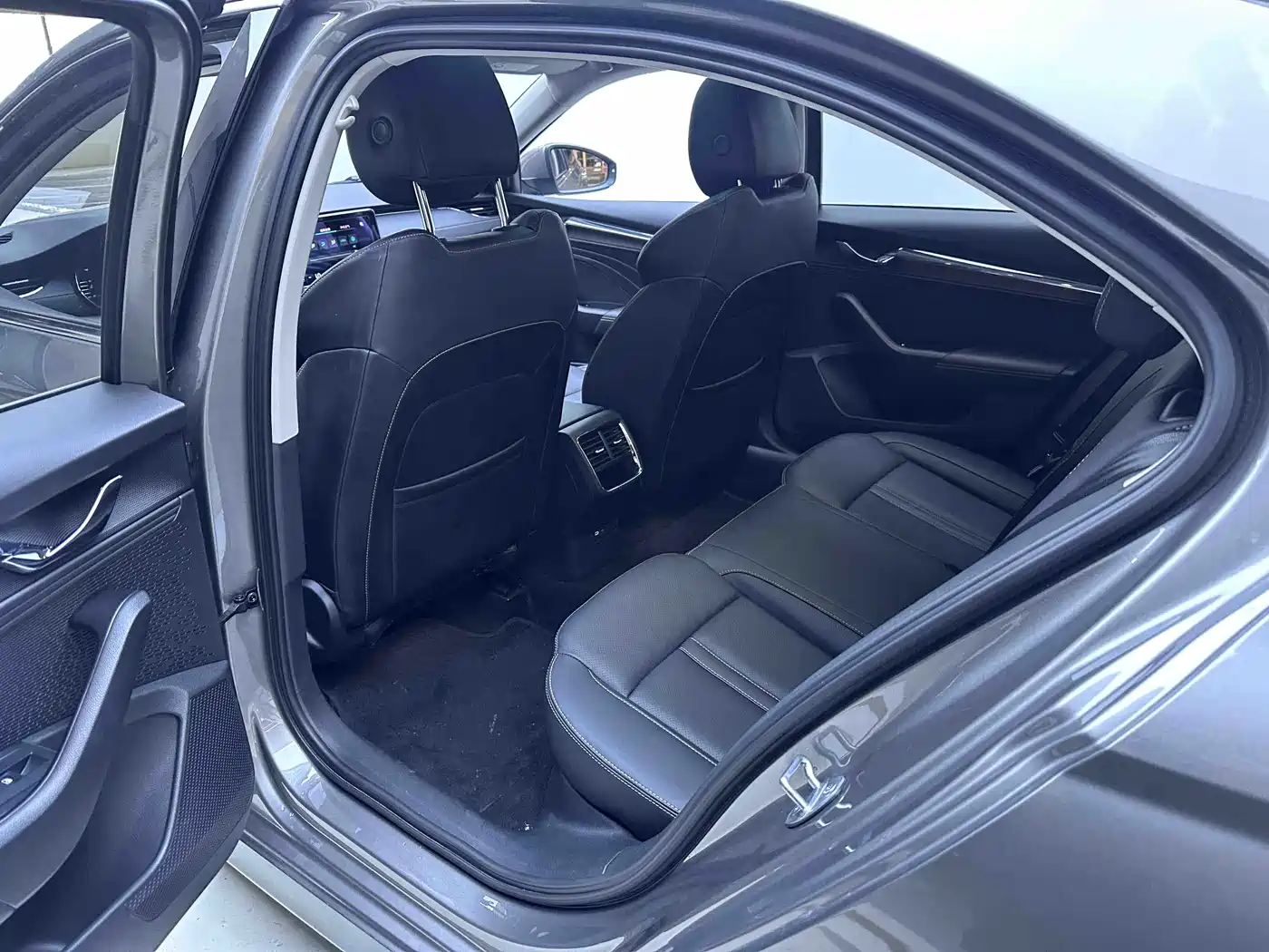 Škoda Octavia 2022 PRO TSI280 Luxury Edition фото 10