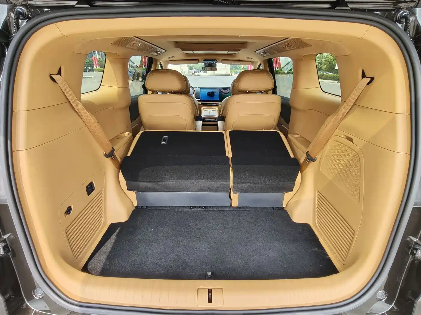 Voyah Auto Voyah Dreamer 2025 PHEV AWD Flagship Kunpeng Edition фото 24