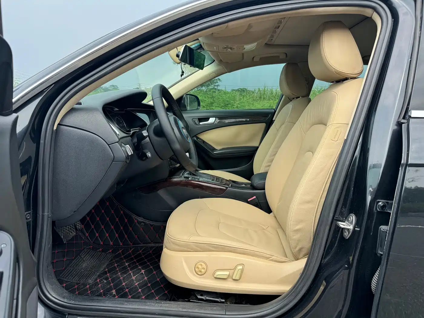 Audi A4L 2013 35 TFSI Automatic Standard фото 5