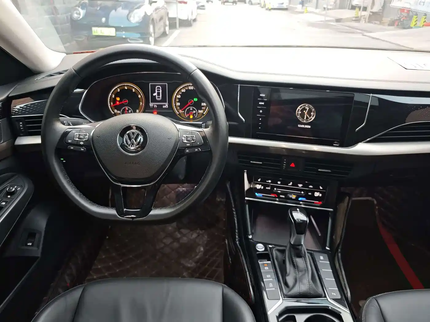 Фото 13 - Volkswagen Passat