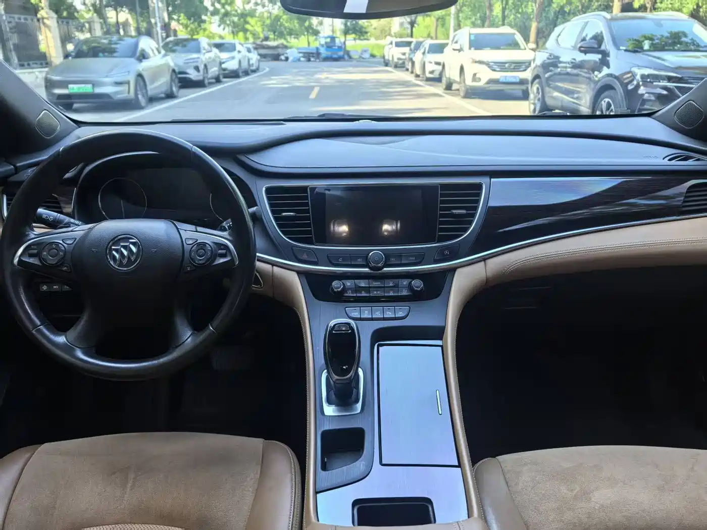 Buick LaCrosse 2018 Model 28T Luxury Edition фото 5