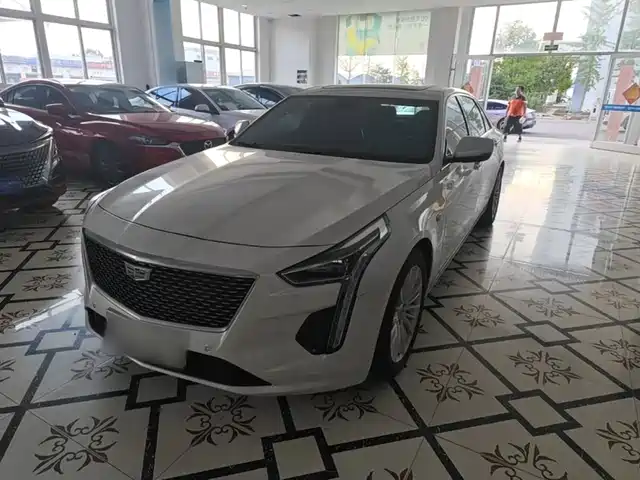 Cadillac CT6 28T, Люкс