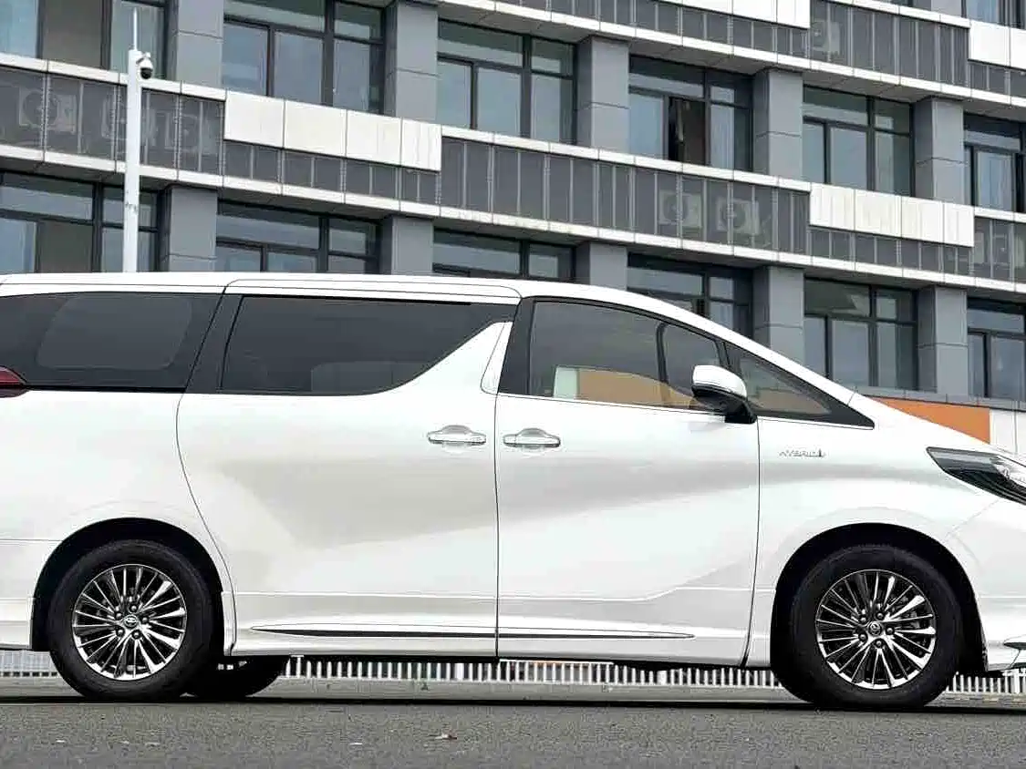 Toyota Alphard 2020 Hybrid 2.5L Premium Edition фото 4