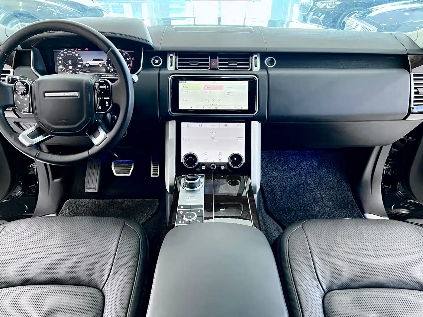 Land Rover Range Rover 2021 3.0 L6 Heritage Extended Classic Edition фото 9