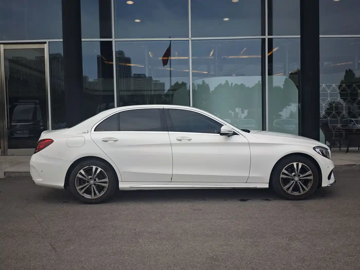 Mercedes-Benz C-Class 2016 C 200 L Sport фото 4