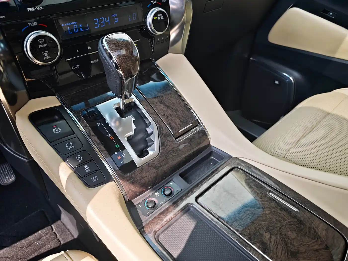 Toyota Alphard 2018 Facelift 3.5L Premium Edition фото 4