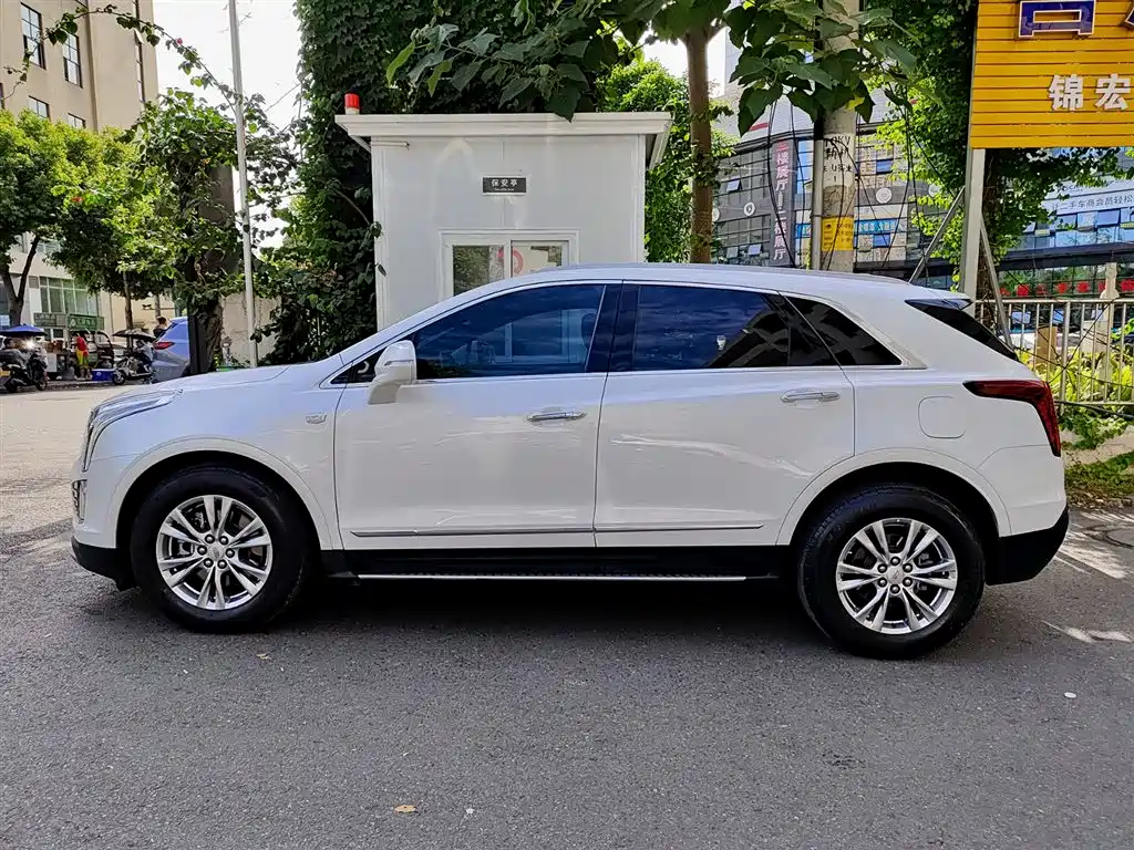 Cadillac XT5 2022 2.0T 2WD Luxury фото 3