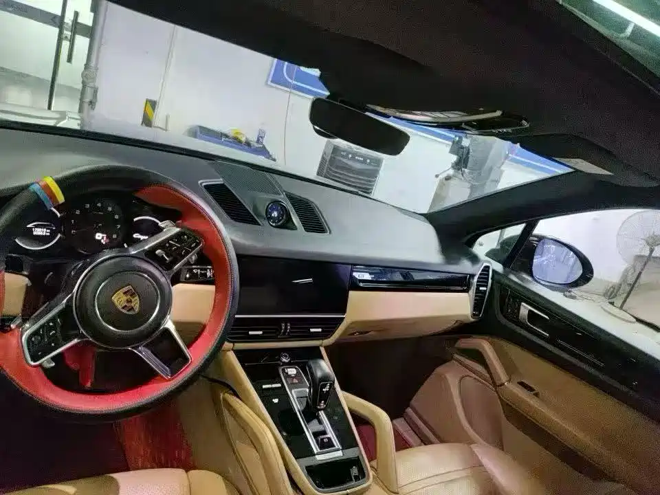 Фото 2 - Porsche Cayenne