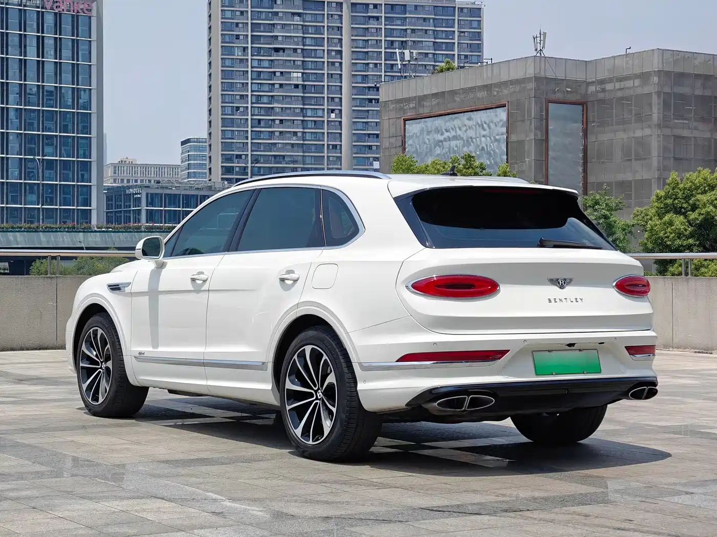 BENTLEY TIMYUE PLUG-IN HYBRID