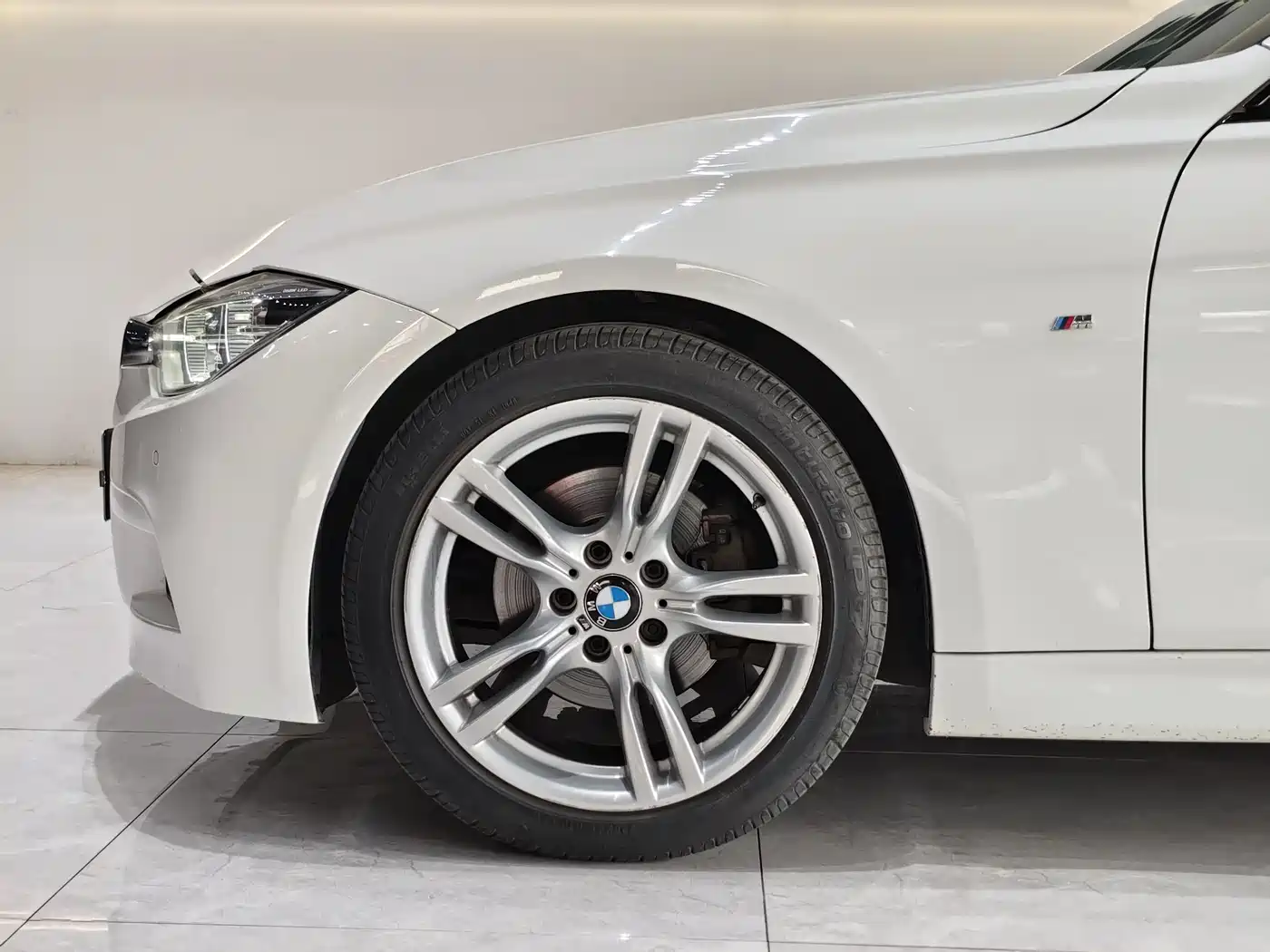 BMW 3 Series 2017 320i M Sport фото 5