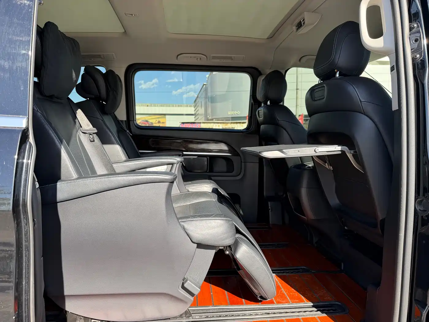 Mercedes-Benz V-Class 2018 V 260 Premium Edition China VI фото 29