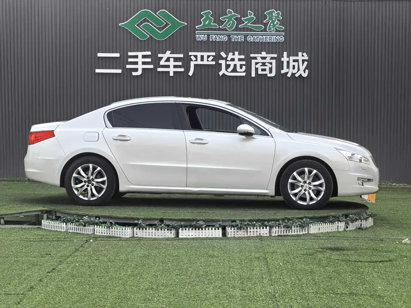 Peugeot 508 2012 2.3L Automatic Smart Edition фото 4