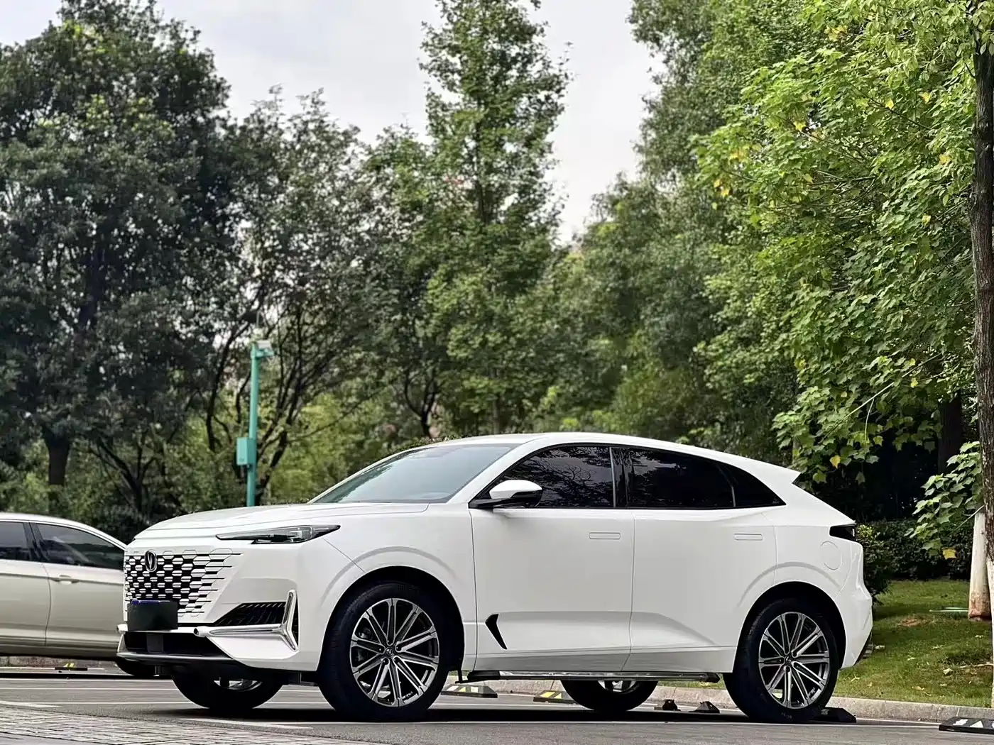 Changan UNI-K 2024 2024 2.0T FWD Premium