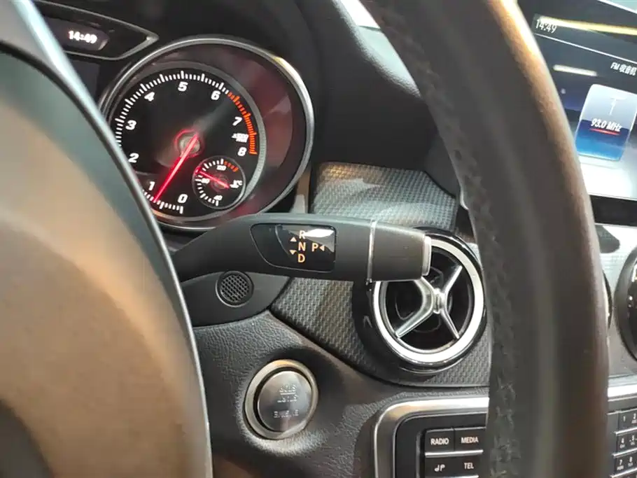 Mercedes-Benz GLA 2019 GLA 200 Dynamic фото 16
