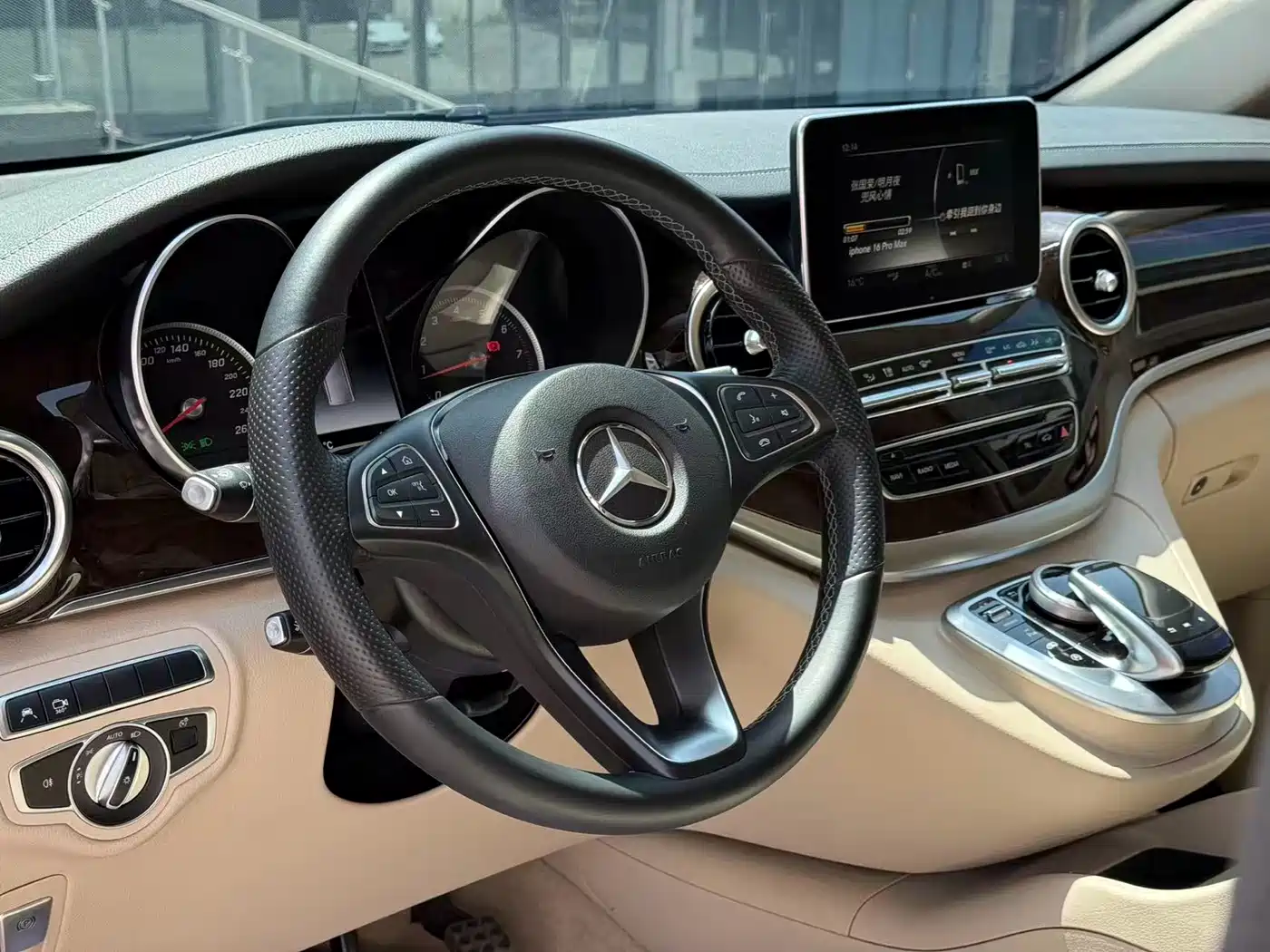 Mercedes-Benz V-Class 2018 V 260 L Premium Long Wheelbase Edition China VI фото 6