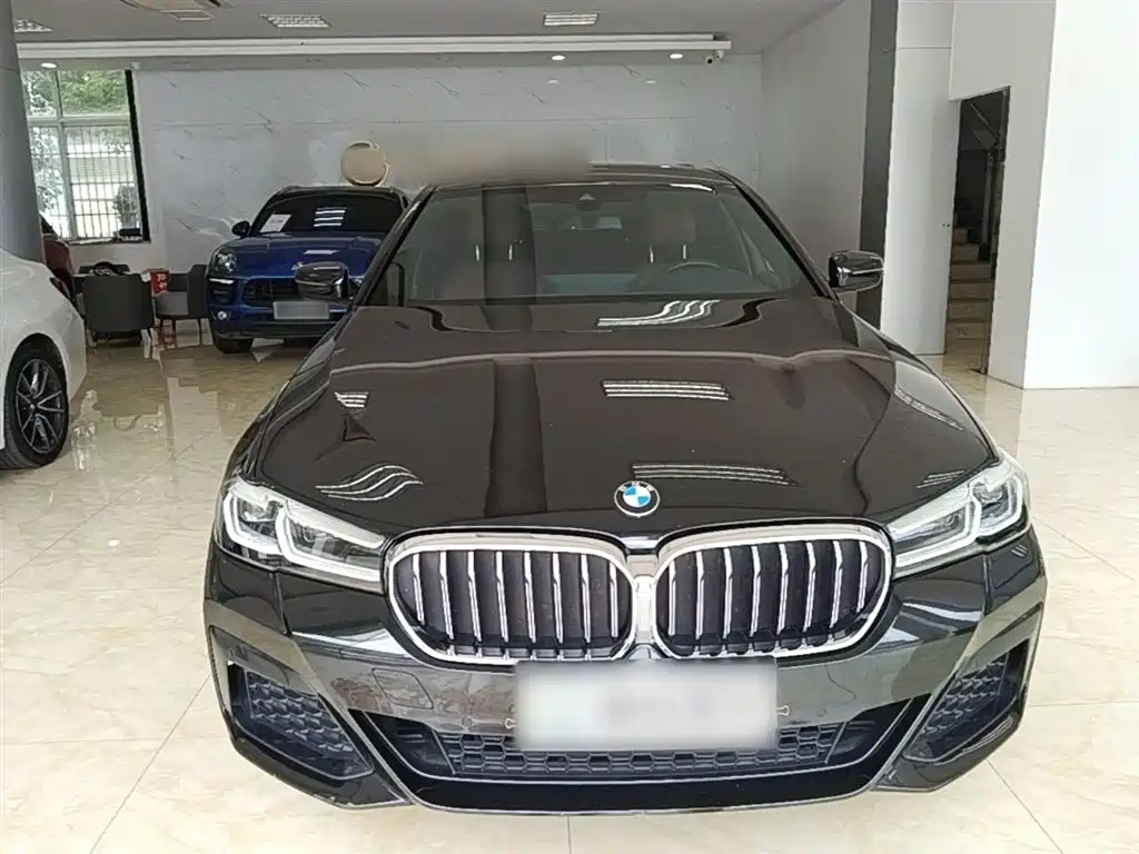 BMW 5 Series 2022 Facelift 530Li Leading M Sport Package фото 3