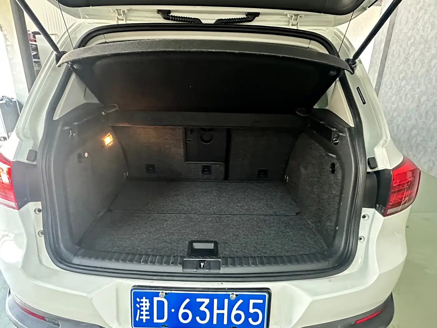 Volkswagen Tiguan 2015 2.0TSI Comfort Edition фото 8