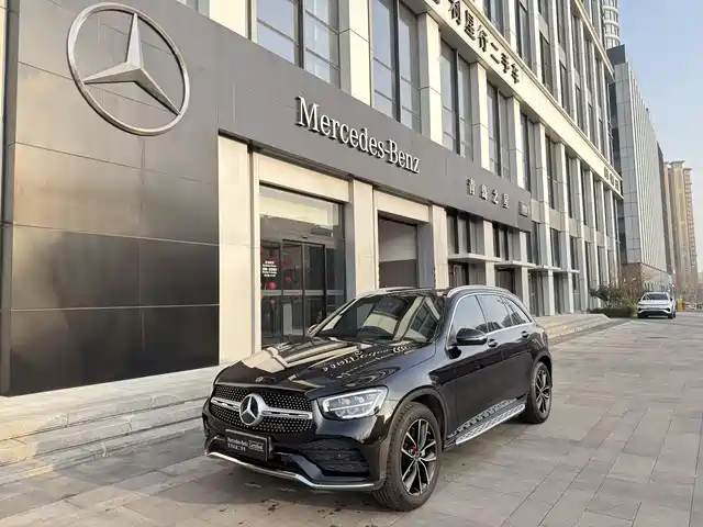 MERCEDES-BENZ GLC