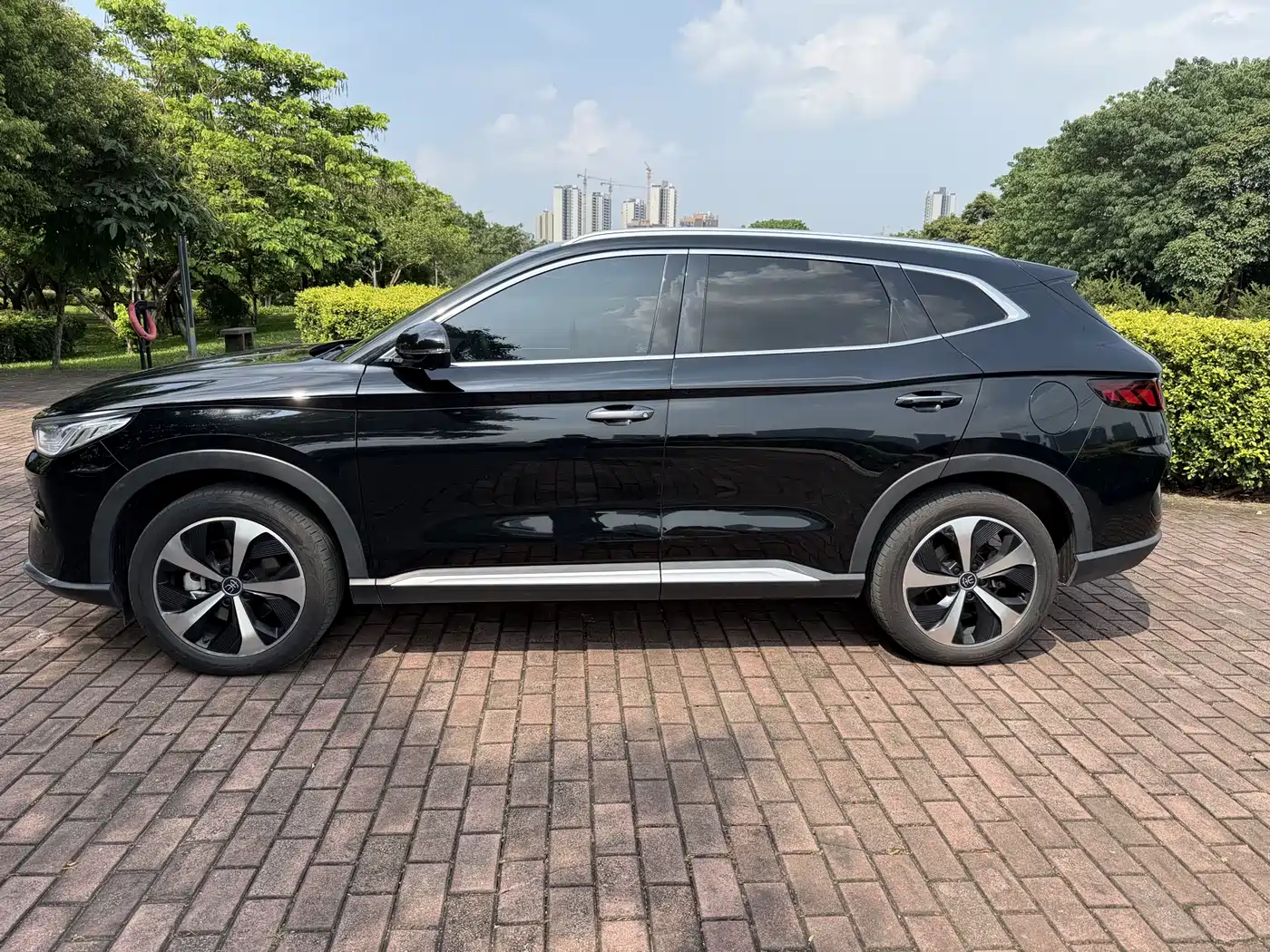 BYD Song PLUS PHEV 2021 EV Premium Model фото 4