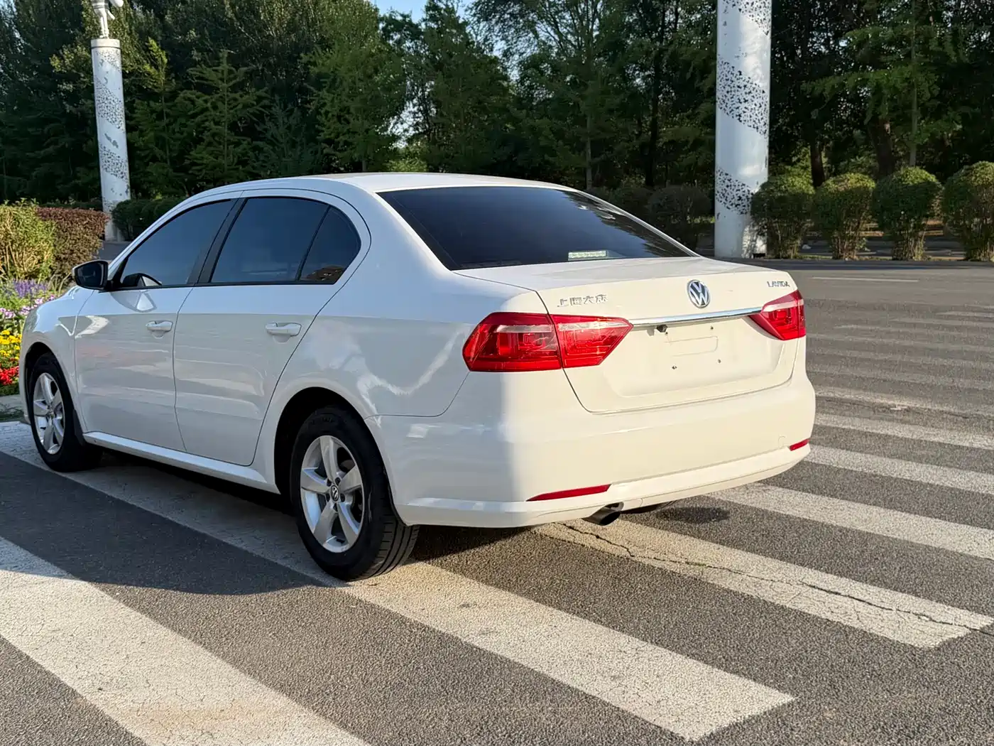 Volkswagen Lavida 2015 1.6L Automatic Comfort Edition фото 5