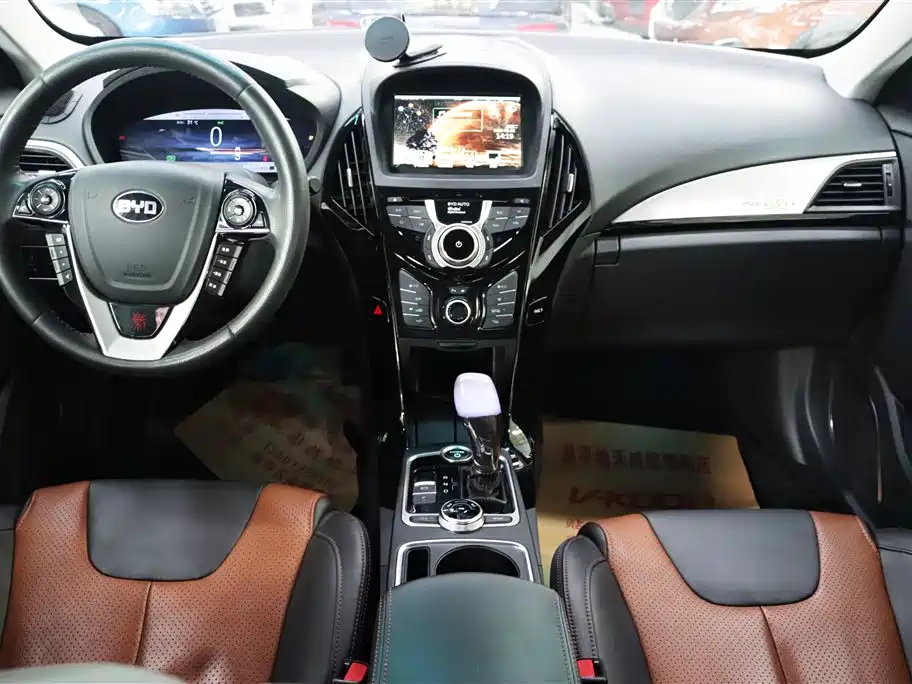 BYD Qin New Energy 2016 Qin EV300 Honor фото 6