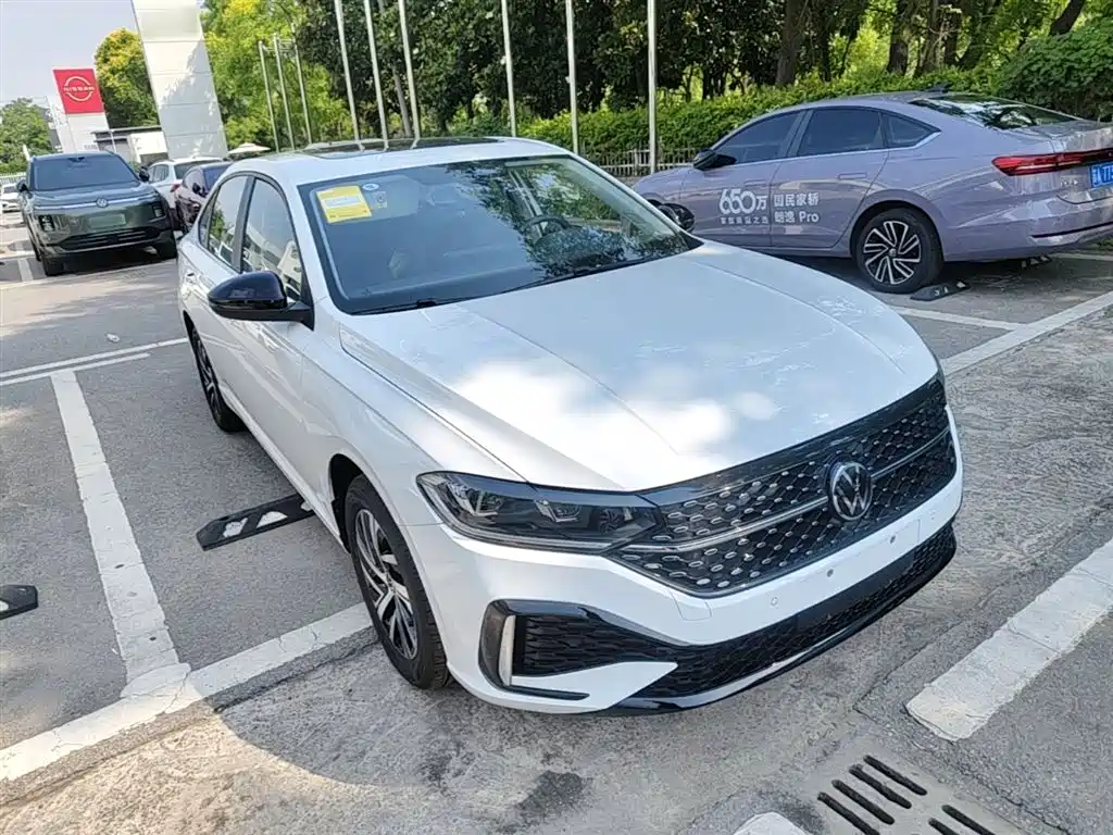 Volkswagen Lavida 2024 Model 300TSI DSG Starlight Leading Edition фото 4