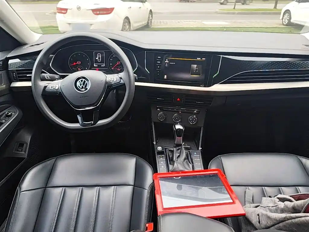 Volkswagen Passat 2021 Model 280TSI Business Edition фото 10