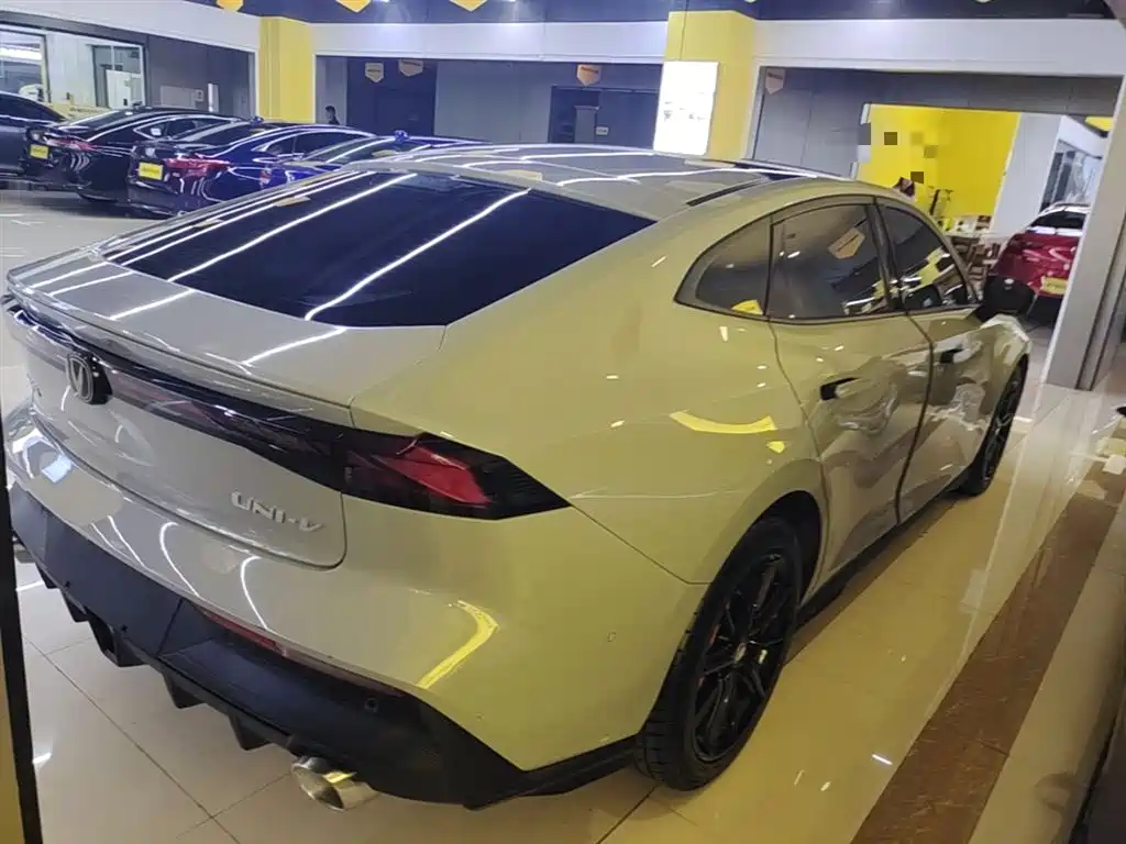 CHANGAN UNI-V
