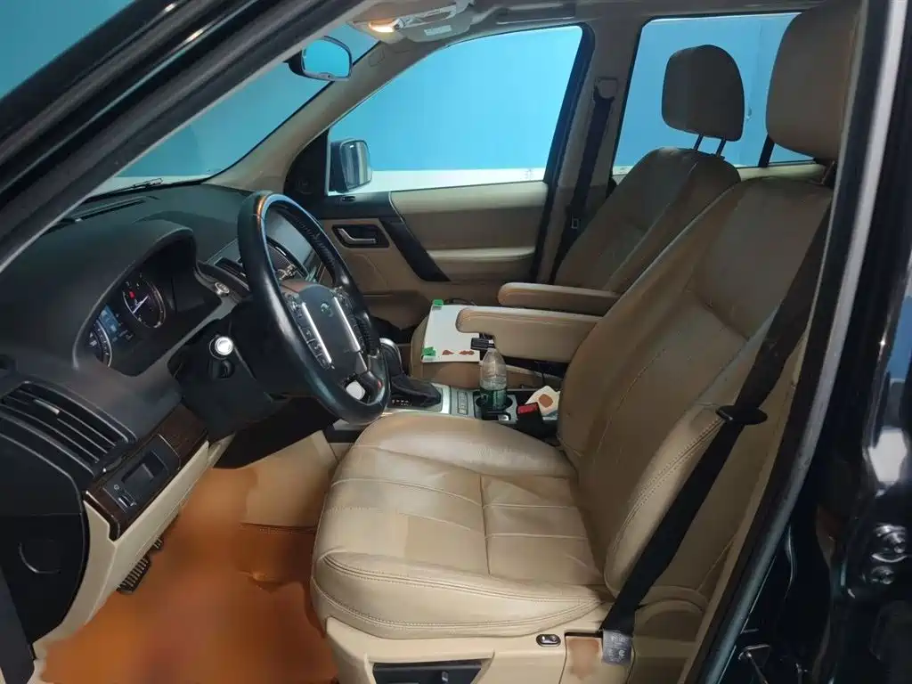 Land Rover Freelander 2 2015 2.2T SD4 XS Collector's Edition фото 8