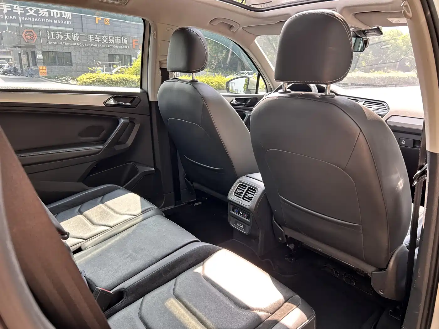 Volkswagen Tiguan L 2017 330TSI Automatic 2WD Luxury Edition фото 13