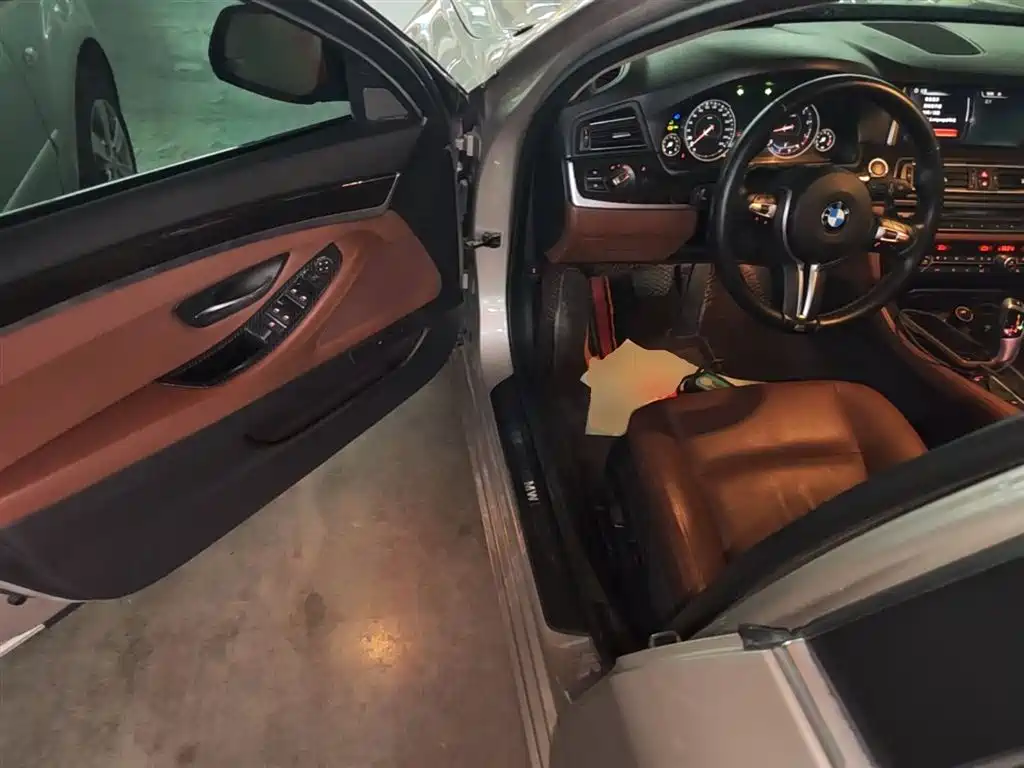 BMW 5 Series 2017 528Li Leading Edition фото 16