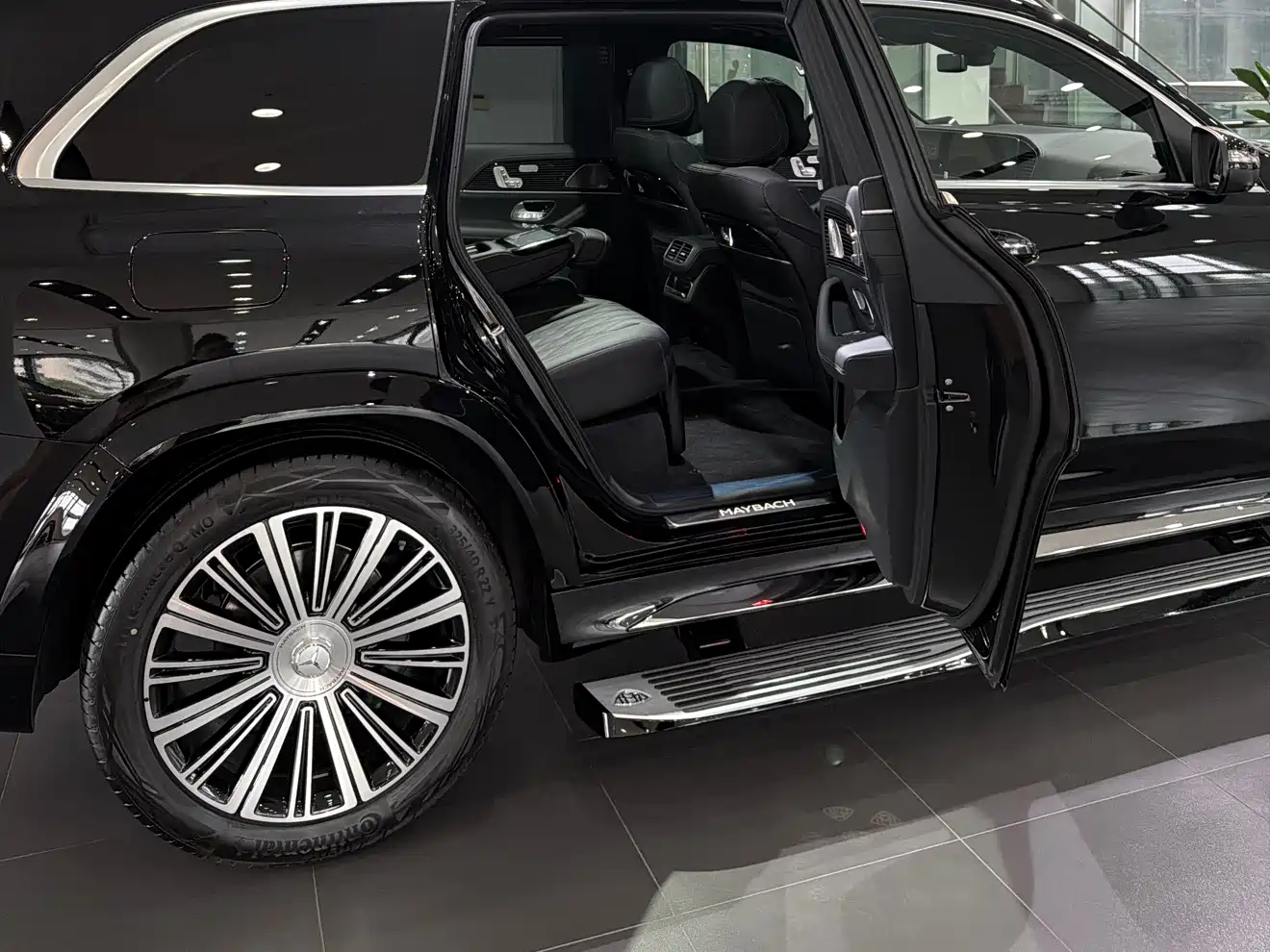 Mercedes-Benz Maybach GLS 2026 GLS 480 4MATIC Liyi Edition фото 8