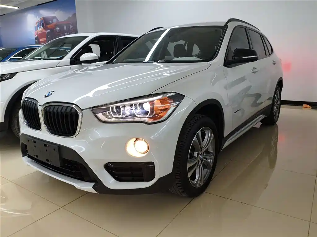 BMW X1 2018 sDrive18Li Premium Model фото 2