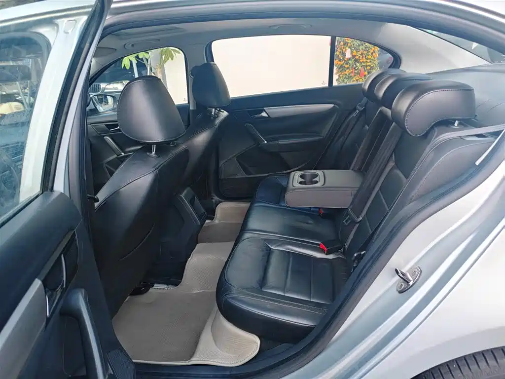 Volkswagen Lavida 2013 Facelift 1.4TSI DSG Comfort фото 14