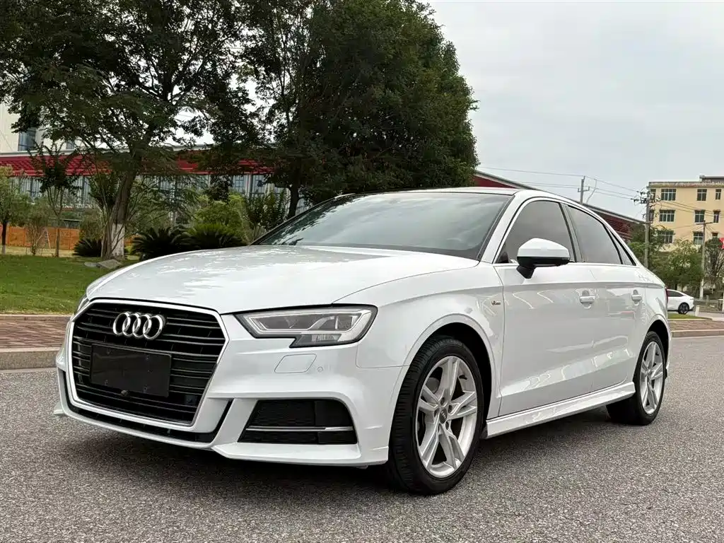 Audi A3 2019 Limousine 35 TFSI Fashion China V фото 2