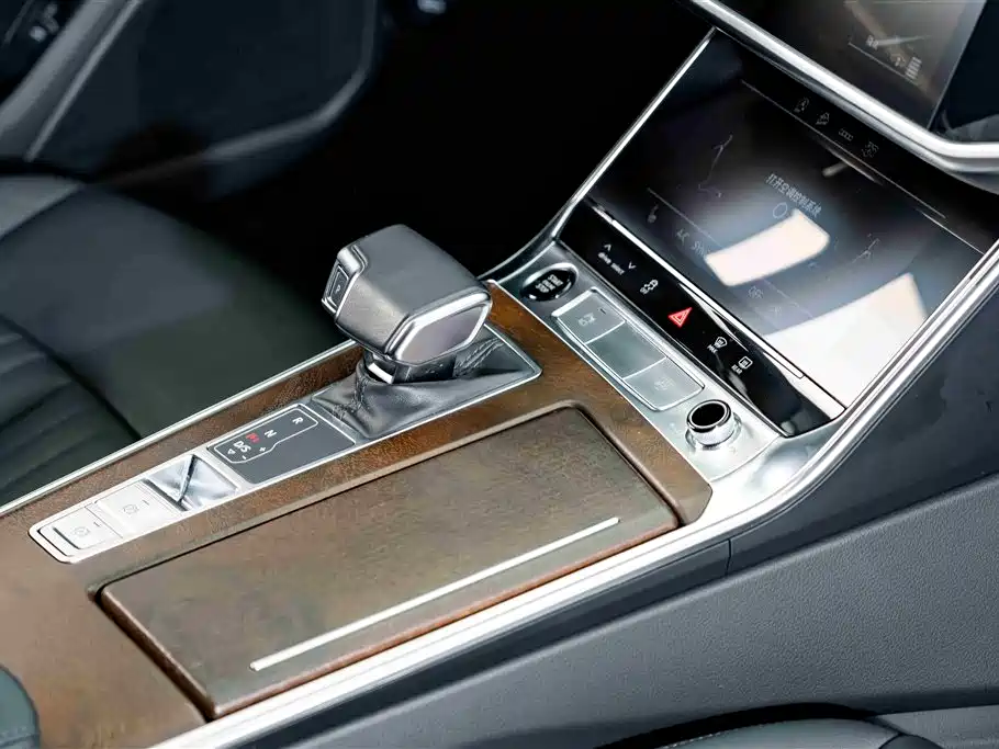 Audi A6 (Import) 2021 allroad quattro Explorer 55 TFSI Premium Off-road фото 18