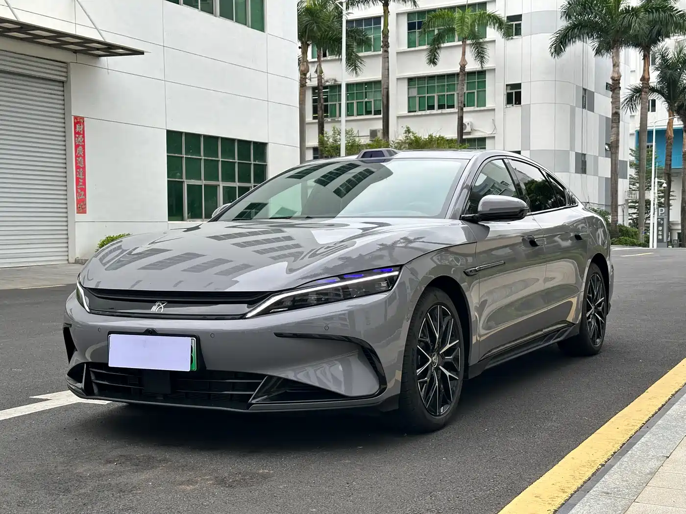 BYD Han 2025 DM-i Smart Driving Edition 125KM Honor
