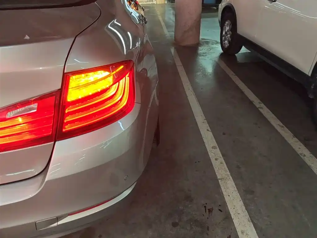 BMW 5 Series 2017 528Li Leading Edition фото 8