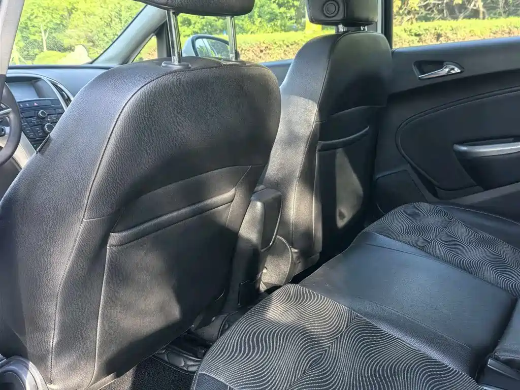 Buick Excelle 2014 XT 1.6L Automatic Fashion фото 8