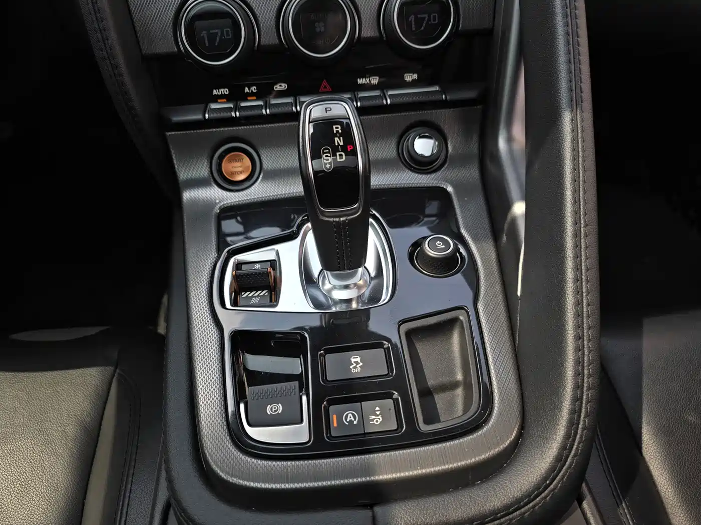 Jaguar F-TYPE 2017 2016 3.0 SC S Hardtop