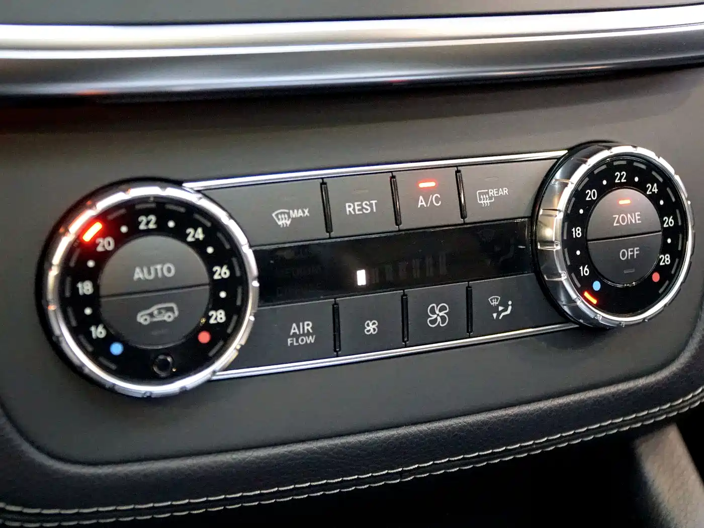 Mercedes-Benz M-Class AMG 2012 AMG ML 63 фото 13